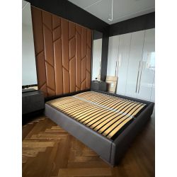 Zestaw łóżka tapicerowanego EUROPA 160x200cm z panelami ściennymi ANGULO