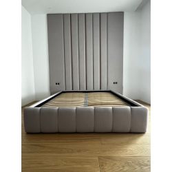 Zestaw łóżka tapicerowanego BUBBLE 160x200cm z panelami ściennymi LINEA z listwami dekoracyjnymi