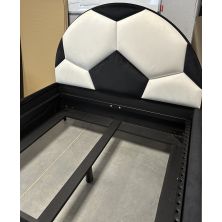 ŁÓŻKO FOOTBALL Z ZAGŁÓWKIEM PIŁKI