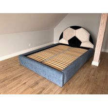 ŁÓŻKO FOOTBALL Z ZAGŁÓWKIEM PIŁKI